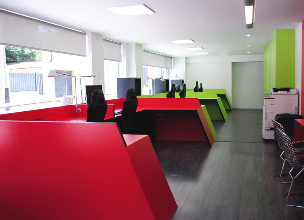 Diseño de las oficinas corporativas de la empresa DIMSPORT en Barcelona por parte del estudio de diseño internacional Manuel Torres Design